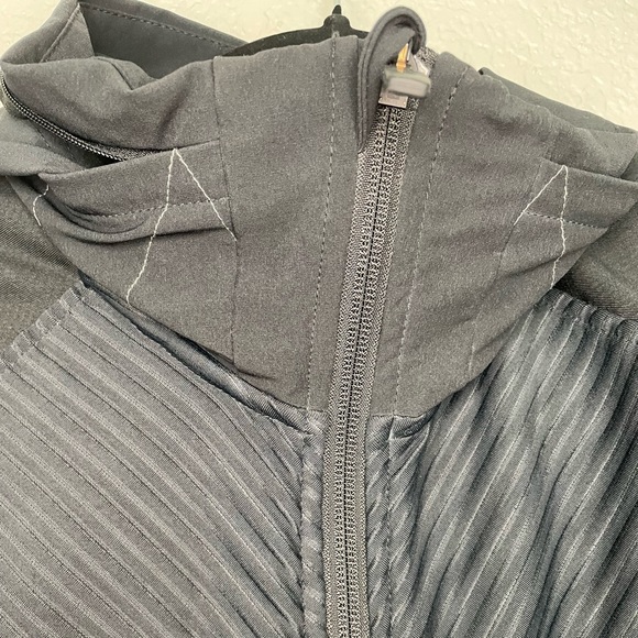 Adidas Women COLD.RDY Jacket with Packable Hood Size Large - Picture 10 of 13